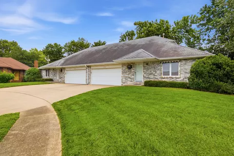 Exterior - 4044 S 4046 S Miranda Ct, Springfield, MO 65807 photo 2 of 5