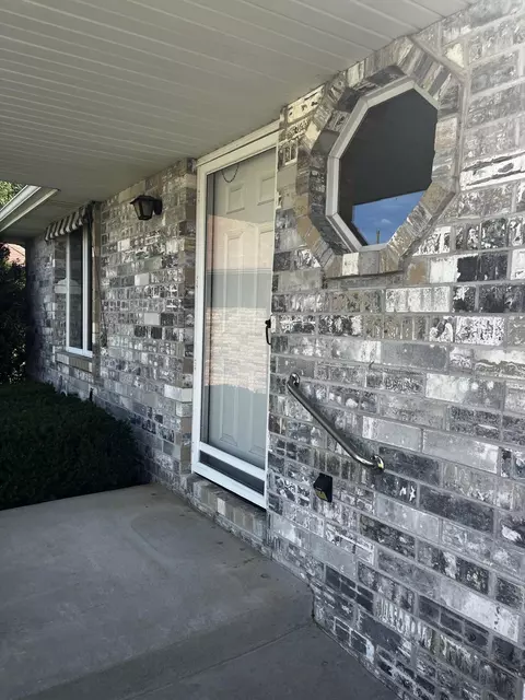 4044 S Miranda Ct, Springfield, MO 65807
