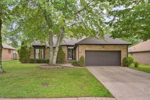 Exterior - 1917 S Forrest Heights Ave, Springfield, MO 65809 photo 1 of 7