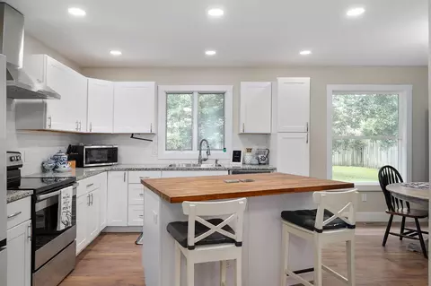 Kitchen - 1917 S Forrest Heights Ave, Springfield, MO 65809 photo 3 of 3