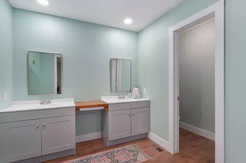 Bath - 1917 S Forrest Heights Ave, Springfield, MO 65809 photo 1 of 3