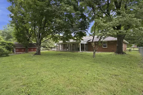 Exterior - 4017 S Fairway Ave, Springfield, MO 65804 photo 8 of 8