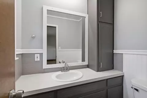 Bath - 4017 S Fairway Ave, Springfield, MO 65804 photo 1 of 3