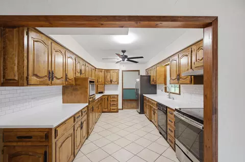 Kitchen - 4017 S Fairway Ave, Springfield, MO 65804 photo 1 of 4