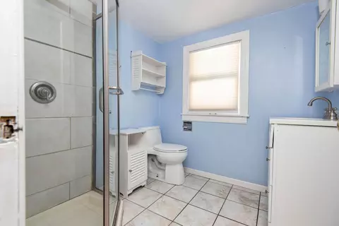 Bath - 1235 E Stanford St, Springfield, MO 65804 photo 3 of 3