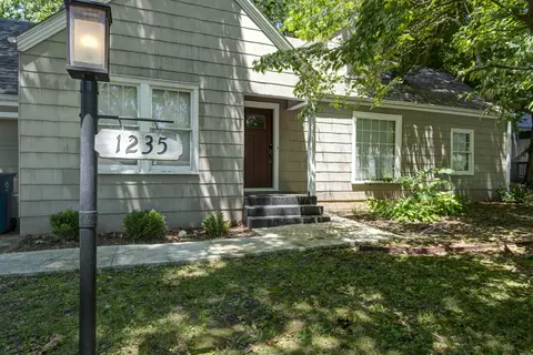 Exterior - 1235 E Stanford St, Springfield, MO 65804 photo 3 of 8