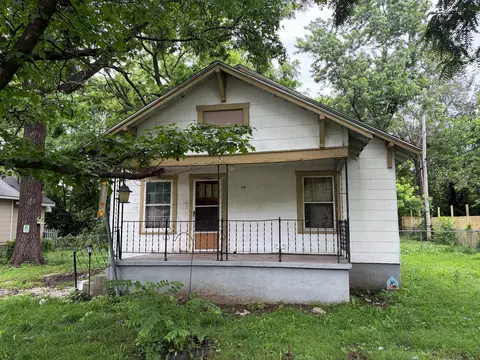 714 N Farmer Ave, Springfield, MO 65802