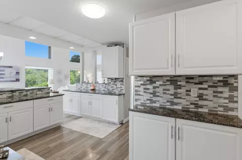 Kitchen - 1952 Pointe Royale Dr, Branson, MO 65616 photo 6 of 7