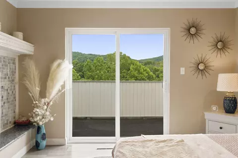 Bedroom - 1952 Pointe Royale Dr, Branson, MO 65616 photo 2 of 10