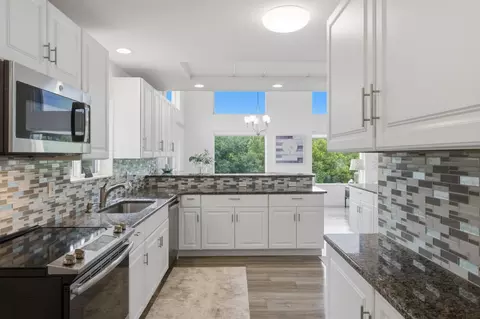 Kitchen - 1952 Pointe Royale Dr, Branson, MO 65616 photo 5 of 7