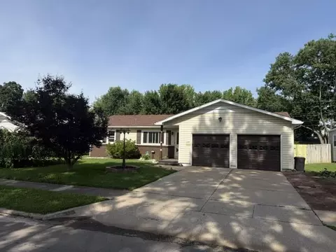 2441 S Westwood Ave, Springfield, MO 65807