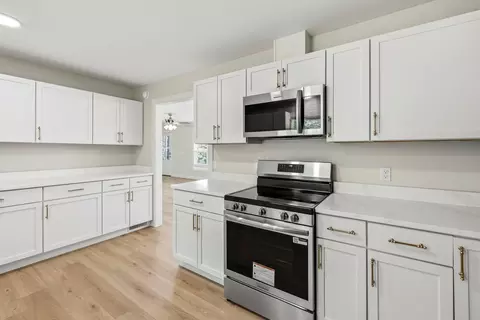 Kitchen - 395 Caudill Way, Branson, MO 65616 photo 4 of 4