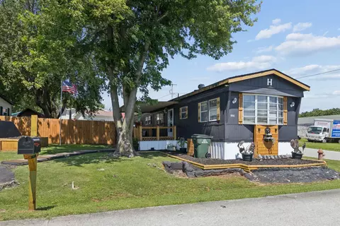 1309 Lucinda Ln, Stockton, MO 65785