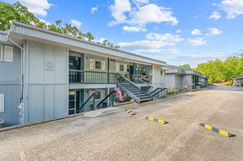 2 Port Holiday Dr UNIT C, Kimberling City, MO 65686
