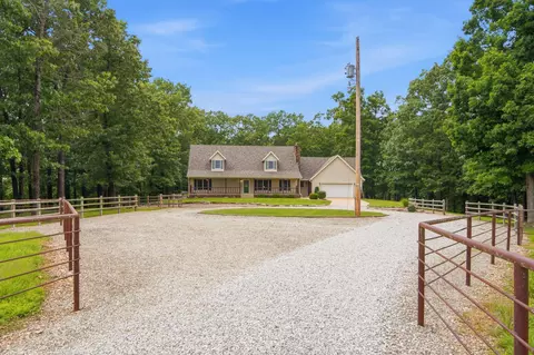 997 Camp Creek Rd, Highlandville, MO 65669