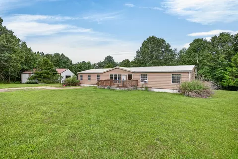 5500 Hardrock Rd, Hartville, MO 65667