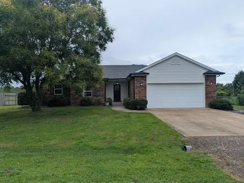 671 N Russell Ave, Bolivar, MO 65613