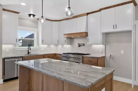 Kitchen - 1749 E Skyline, Ozark, MO 65721 photo 2 of 4