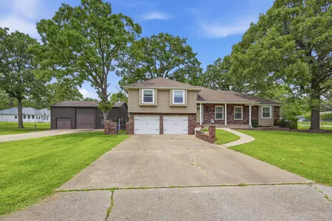 2020 S Eastwood Rd, Joplin, MO 64801