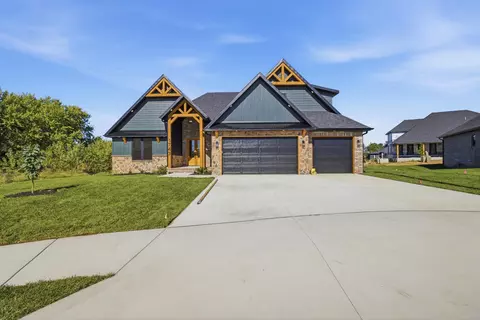 1743 E Skyline, Ozark, MO 65721