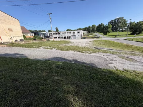 130 W Webster Ave, Ava, MO 65608 photo 12