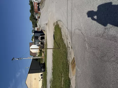 130 W Webster Ave, Ava, MO 65608