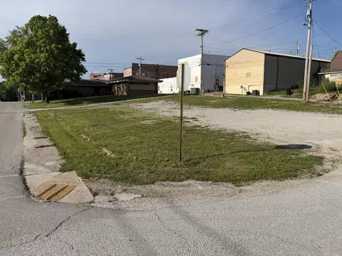 130 W Webster Ave, Ava, MO 65608 photo 8