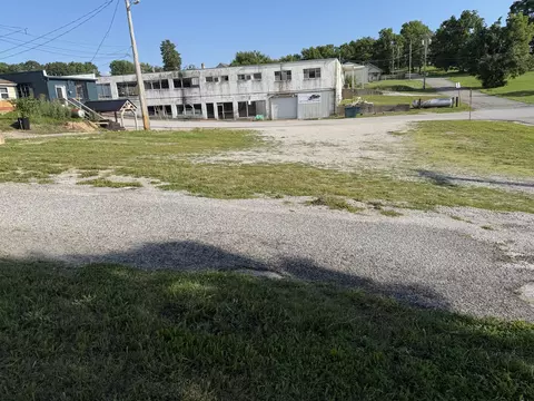 130 W Webster Ave, Ava, MO 65608 photo 13