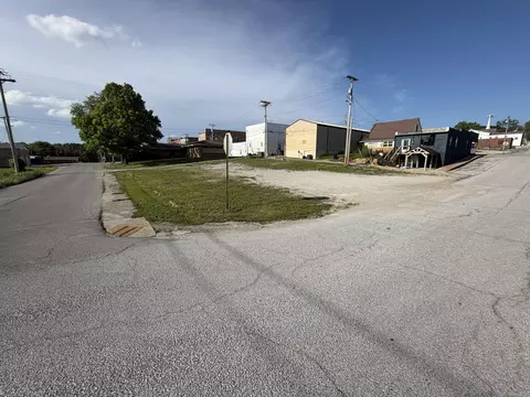 130 W Webster Ave, Ava, MO 65608 photo 7