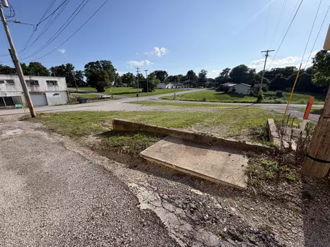 130 W Webster Ave, Ava, MO 65608 photo 15