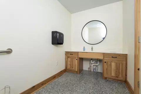 Bath - 2210 Diggins Rd, Seymour, MO 65746 photo 4 of 4
