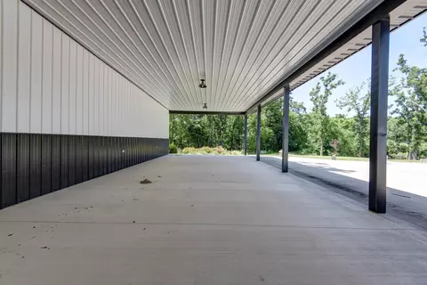 Exterior - 2210 Diggins Rd, Seymour, MO 65746 photo 3 of 7