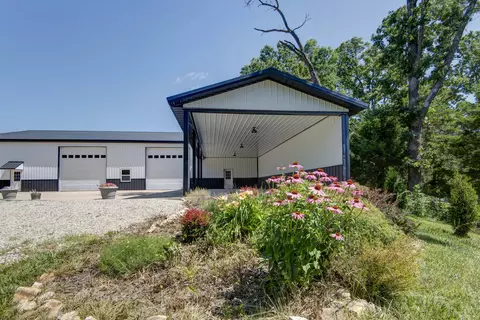 Exterior - 2210 Diggins Rd, Seymour, MO 65746 photo 2 of 7