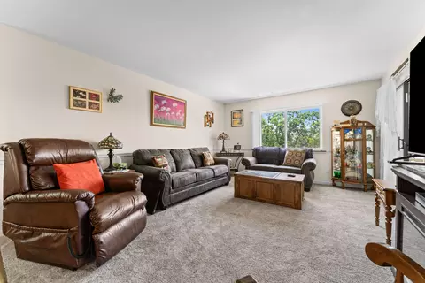 Living - 118 W Hensley St #2D, Branson, MO 65616 photo 2 of 3