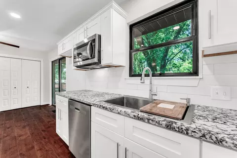 Kitchen - 3428 S Fort Ave, Springfield, MO 65807 photo 2 of 4