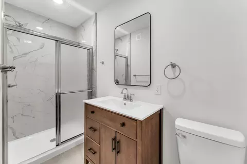 Bath - 3428 S Fort Ave, Springfield, MO 65807 photo 1 of 3