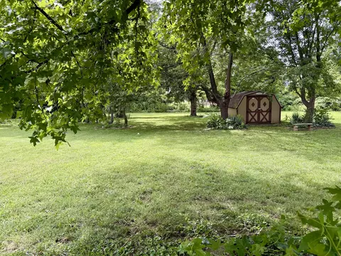 Exterior - 629 S Miller Ave, Springfield, MO 65802 photo 2 of 4