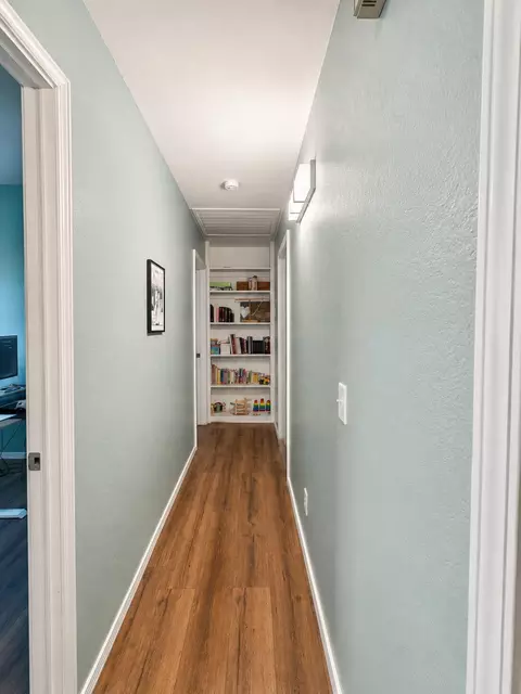 Entry Way - 629 S Miller Ave, Springfield, MO 65802 photo 1 of 1