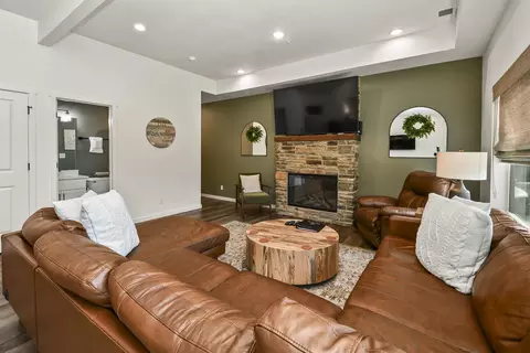 Living - 335 Majestic Dr, Branson, MO 65616 photo 8 of 8