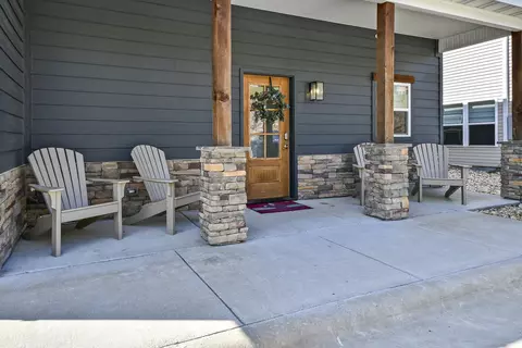 Exterior - 335 Majestic Dr, Branson, MO 65616 photo 3 of 13
