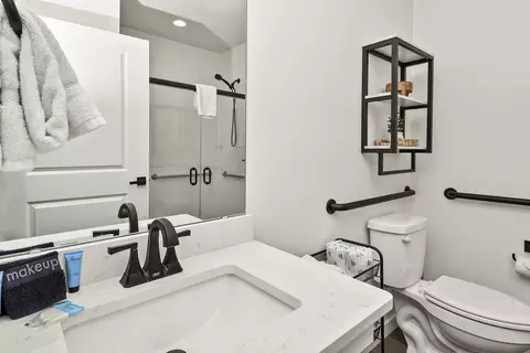 Bath - 335 Majestic Dr, Branson, MO 65616 photo 3 of 8