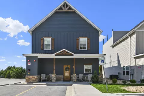 Exterior - 335 Majestic Dr, Branson, MO 65616 photo 12 of 13