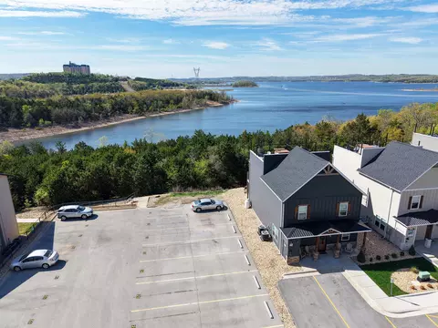 View/Area - 335 Majestic Dr, Branson, MO 65616 photo 9 of 14