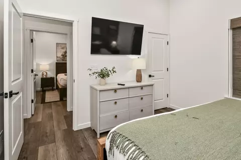 Bedroom - 335 Majestic Dr, Branson, MO 65616 photo 10 of 18