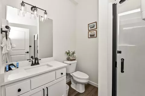 Bath - 335 Majestic Dr, Branson, MO 65616 photo 8 of 8