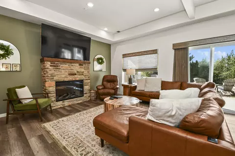 Living - 335 Majestic Dr, Branson, MO 65616 photo 3 of 8