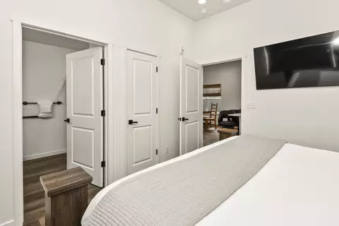 Bedroom - 335 Majestic Dr, Branson, MO 65616 photo 3 of 18