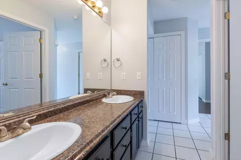 Bath - 520 Abby Ln #4, Branson, MO 65616 photo 4 of 5