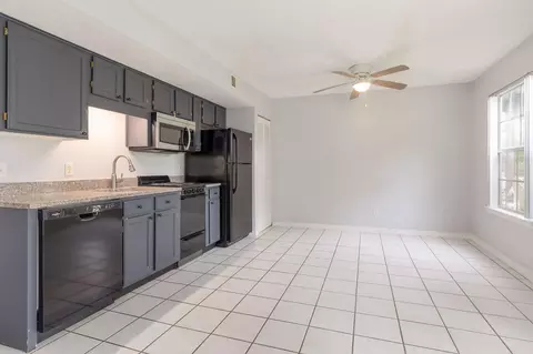 Kitchen - 520 Abby Ln #4, Branson, MO 65616 photo 1 of 3