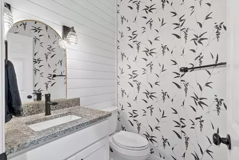 Bath - 6309 S Stone Hedge Ct, Ozark, MO 65721 photo 6 of 7